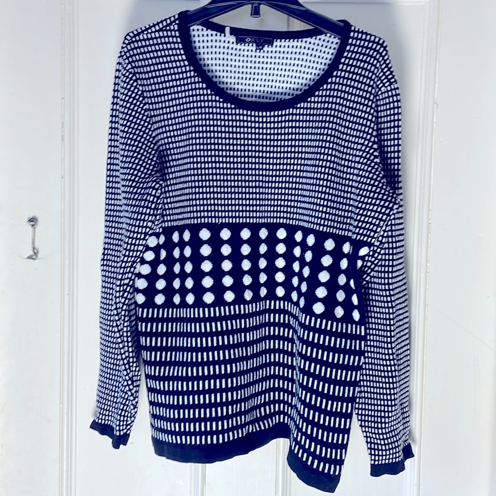Ladies sweater by Orly. Long sleeve. Size large.